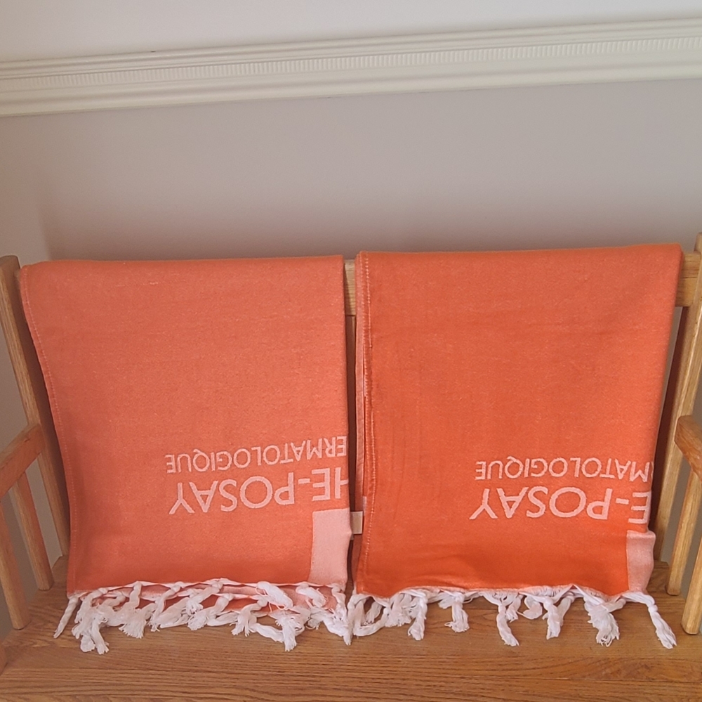 Bundle of two 100% cotton towel
